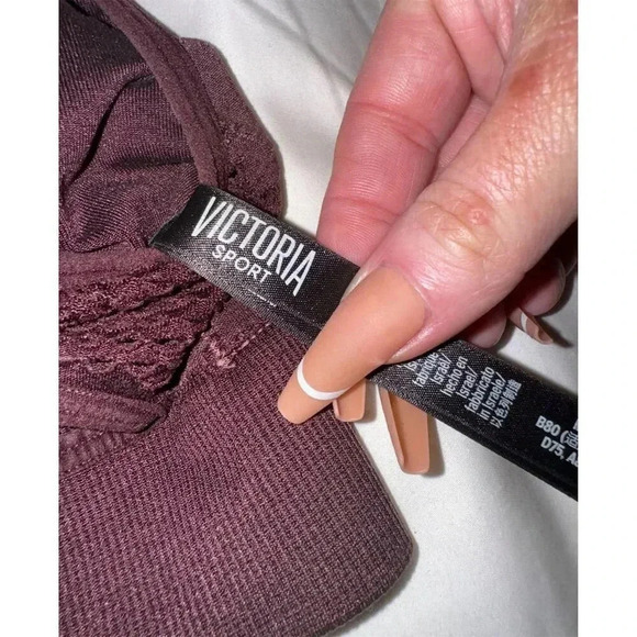 Victoria Sport Laser Cut Seamless Sports Bra Medium Wine Color Yoga Pilates - Picture 4 of 9